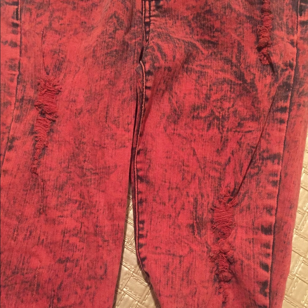 RED AND BLACK RIPPED JEAN - Picture 4 of 4